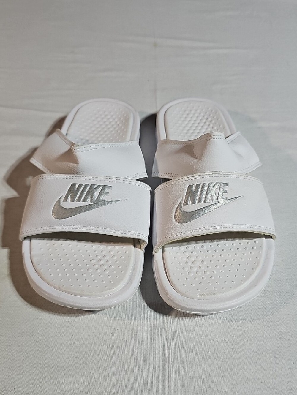 Nike Womens White Adjustable Slide Sandals - Picture 2 of 10